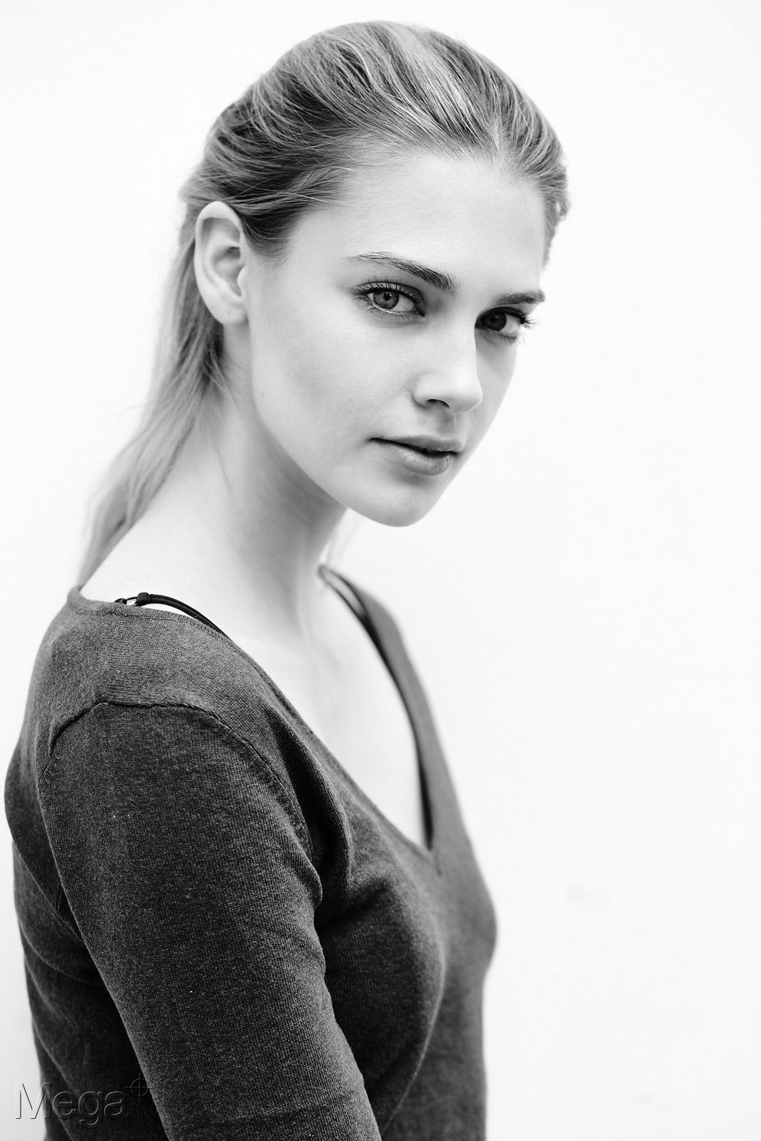 Laura Berlin - Mega Model Agency